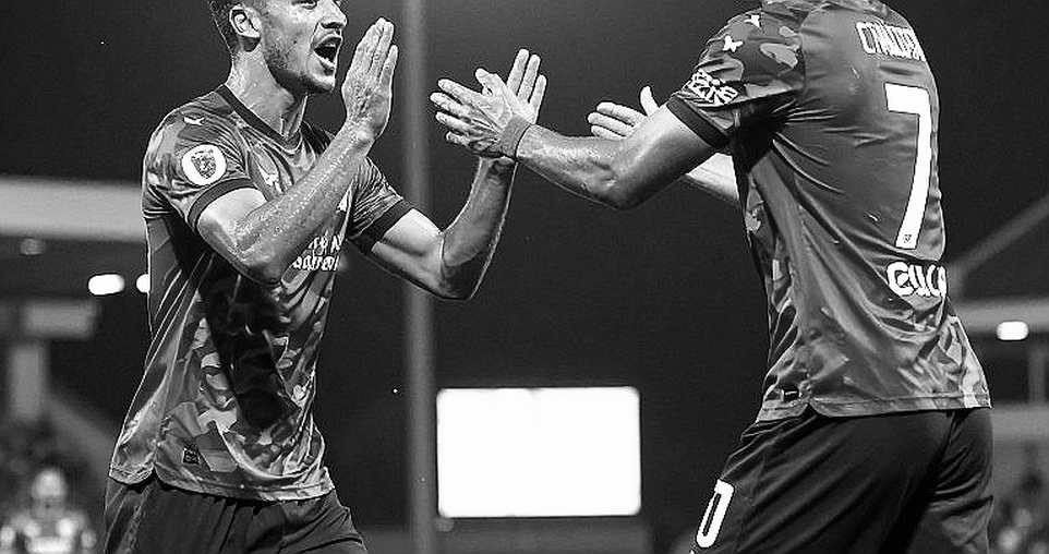 Bryan Ly – Nốt lặng từ lò Man City và bài toán kết nối tuyến giữa Đà Nẵng Bryan Ly – Nốt lặng từ lò Man City và bài toán kết nối tuyến giữa Đà Nẵng
