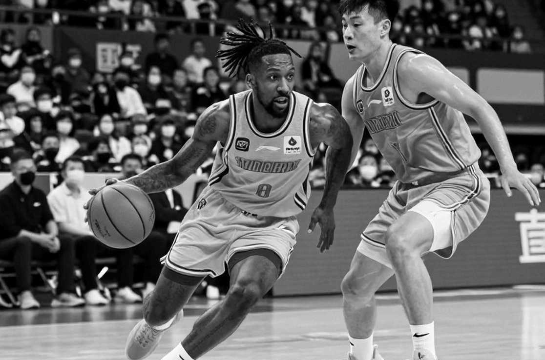 Tarık Biberović và đêm preseason thứ ba im lặng: Dallas Mavericks chưa thể định giá canh bạc Thổ Nhĩ Kỳ