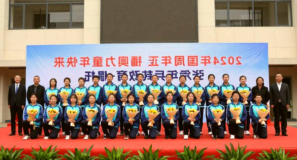 Chung kết đôi nam nữ châu Âu: Pháp ngược dòng bằng bản năng, Đức thẳng tiến bằng hệ thống