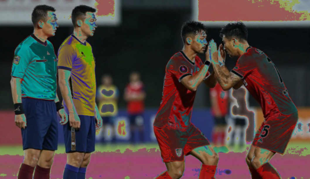 Bốn bàn thắng và một chiếc thẻ đỏ: Đêm Tokyo Derby nghiêng về phía ánh sáng