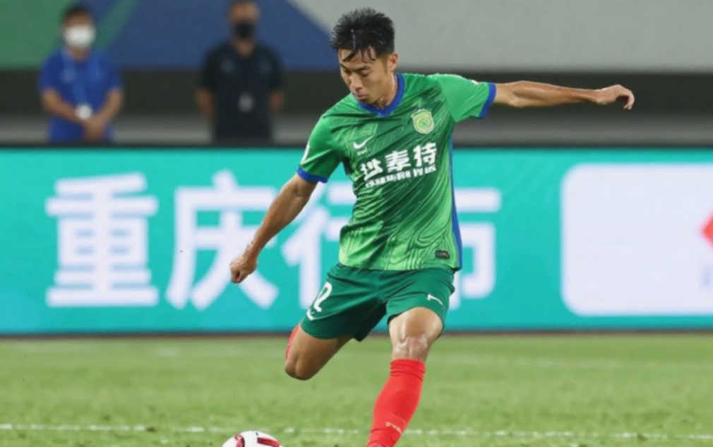 Nguyen Dinh Bac injured at the Southeast Asian Club Cup: An overload signal and CAHN's personnel problem