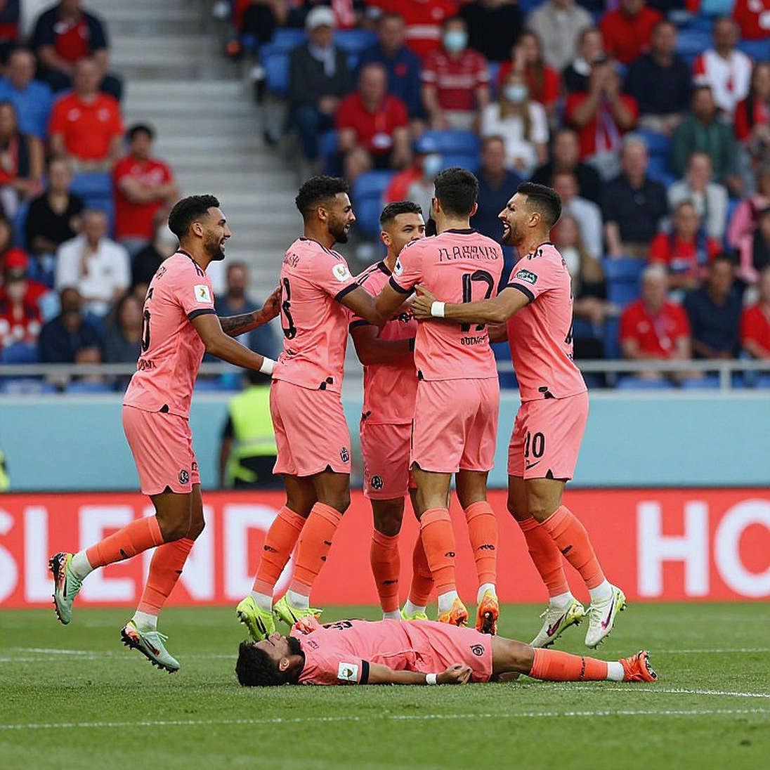 CAHN trước Kashima Antlers: Khi Polking ký một bản hợp đồng chiến thuật bằng lời nói