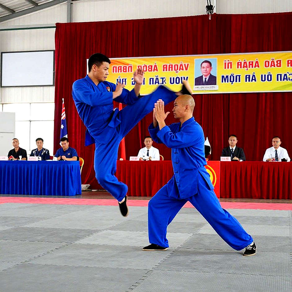 Dòng dõi hạng nặng UFC: chiếc đai đổi chủ nhanh hơn mọi hạng cân khác