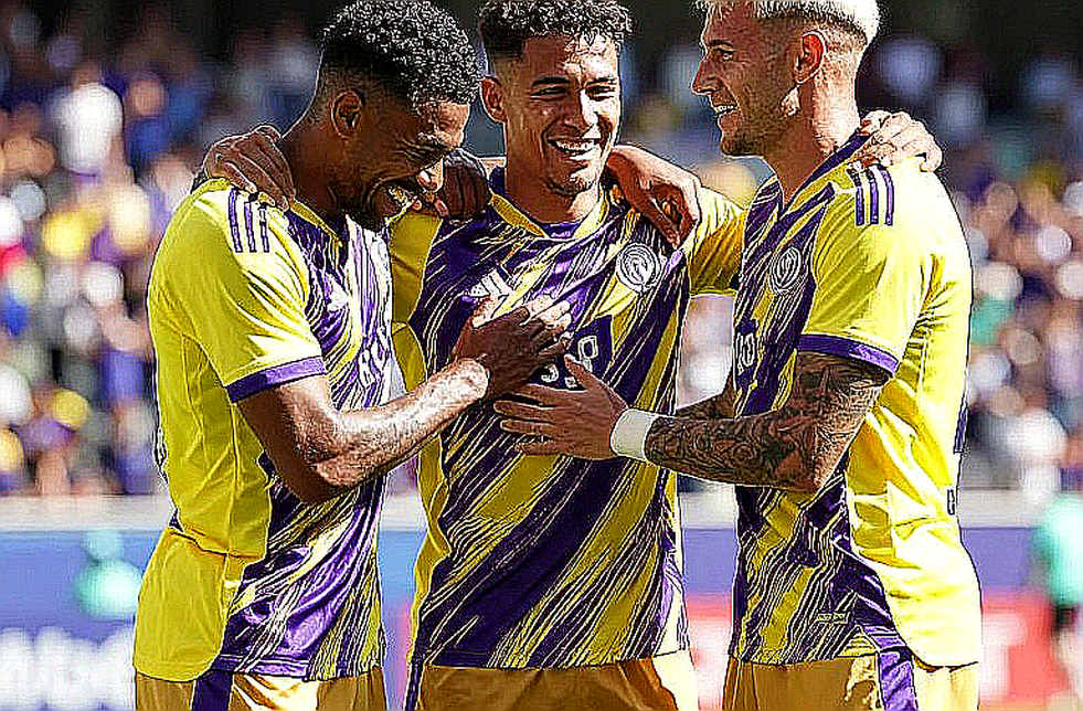Leaving U20 Vietnam, Nguyen Le Phat immediately scores in V-League: Between club and national team interests