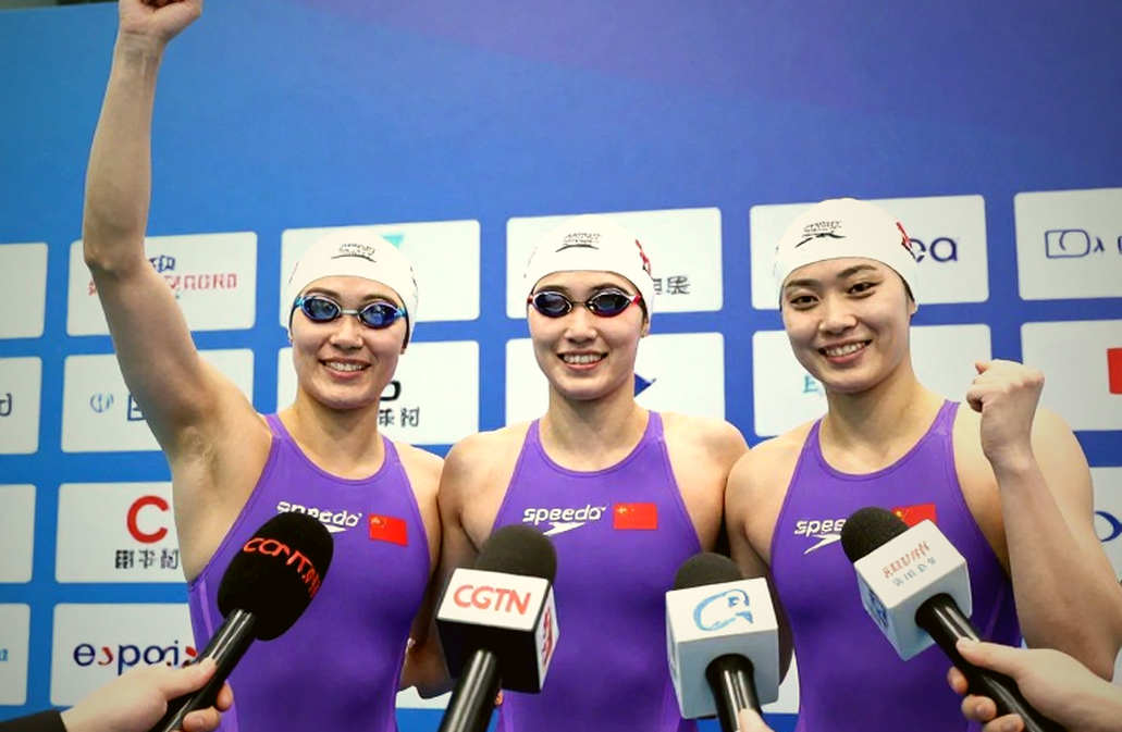 Bốn trang giấy của Tuna Swim Club và bài học bơi lội Việt Nam chưa từng viết ra Bốn trang giấy của Tuna Swim Club và bài học bơi lội Việt Nam chưa từng viết ra
