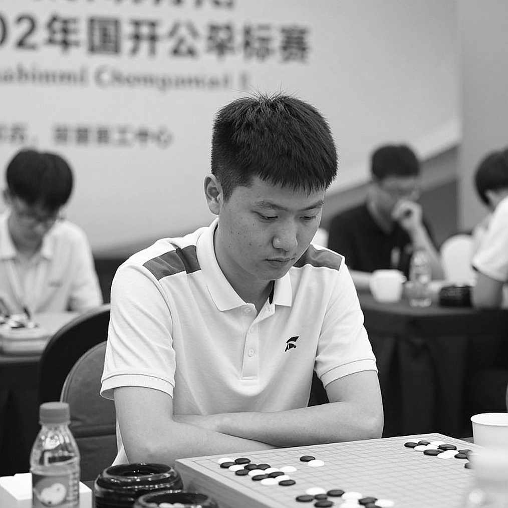 GCL 2026: Nepomniachtchi làm Carlsen hoảng sợ trước khi vượt qua Sindarov trên đồng hồ