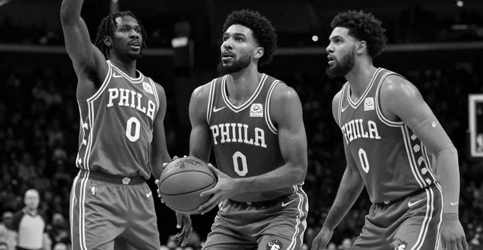 New York Knicks tạm dừng đàm phán gia hạn với Karl-Anthony Towns và Josh Hart giữa mùa giải bảo vệ ngôi vô địch NBA