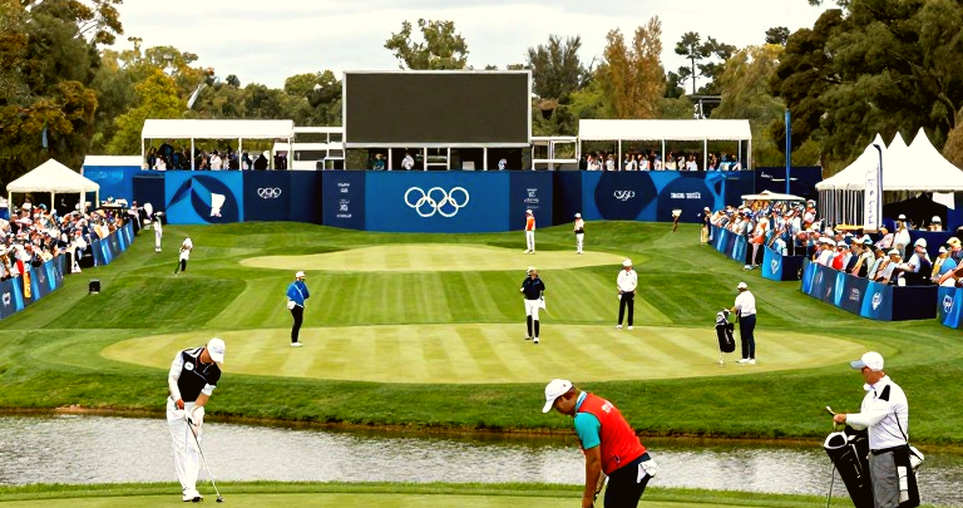 Vietnamese Golf: A Breeze from the Practice Range Vietnamese Golf: A Breeze from the Practice Range