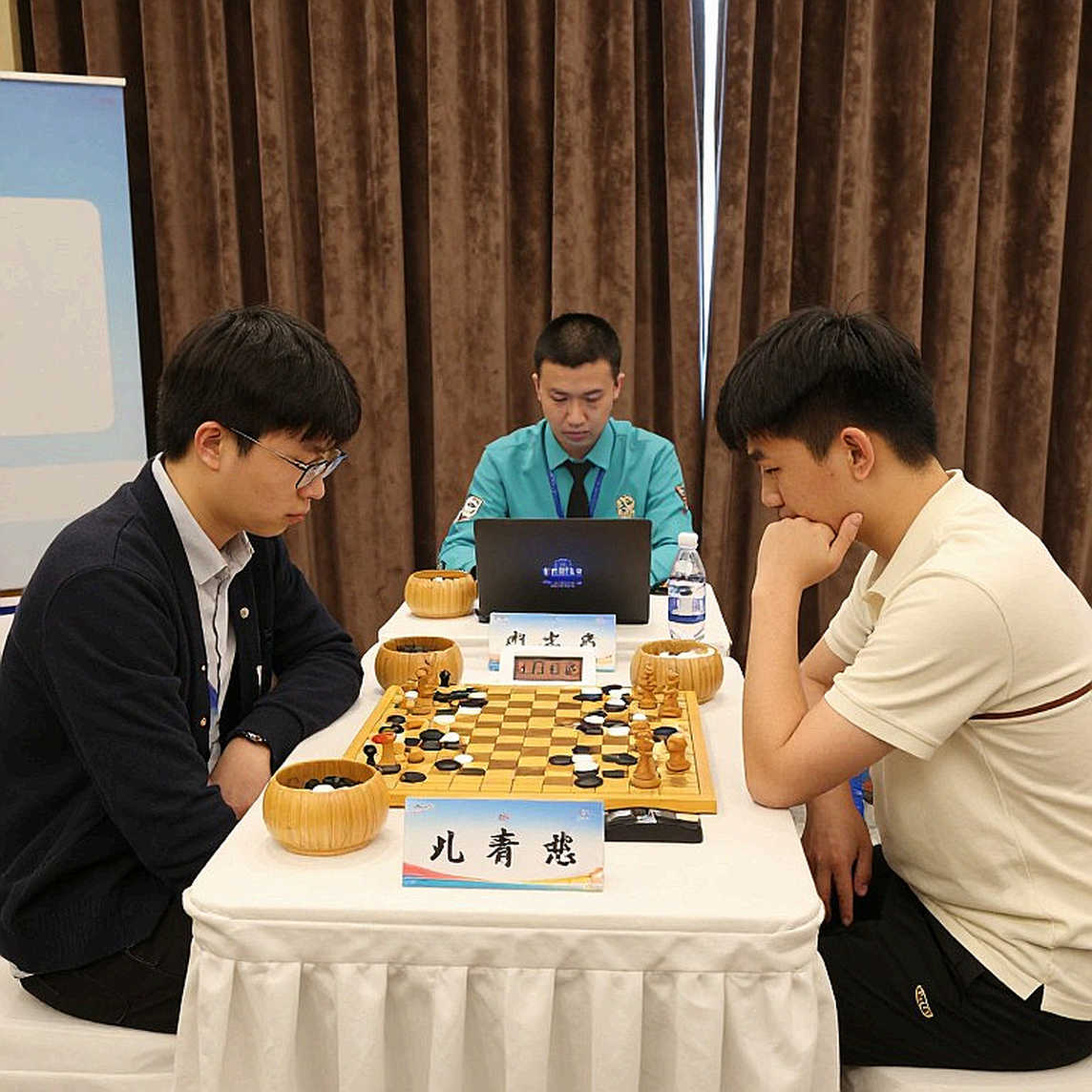 Nước 45.Rd1: Savitha từ chối hòa cờ, giải mã bản đồ không gian một ván sinh tử tại Olympiad cờ vua 2026 Nước 45.Rd1: Savitha từ chối hòa cờ, giải mã bản đồ không gian một ván sinh tử tại Olympiad cờ vua 2026