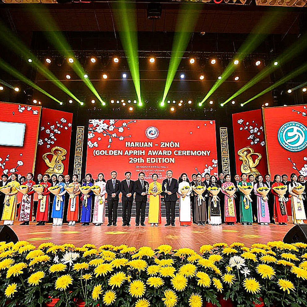 Podium Baku của Hadjar: Câu chuyện đẹp và khoảng trống dữ liệu