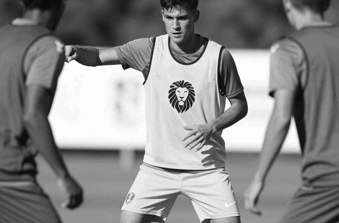 Cửa sổ chuyển nhượng V.League qua chín tầng dữ liệu: điểm mù nằm ở bảng lương